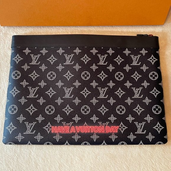 ❌SOLD❌ New LOUIS VUITTON Limited Edition Upside Down Apollo Pochette GM - Picture 3 of 13